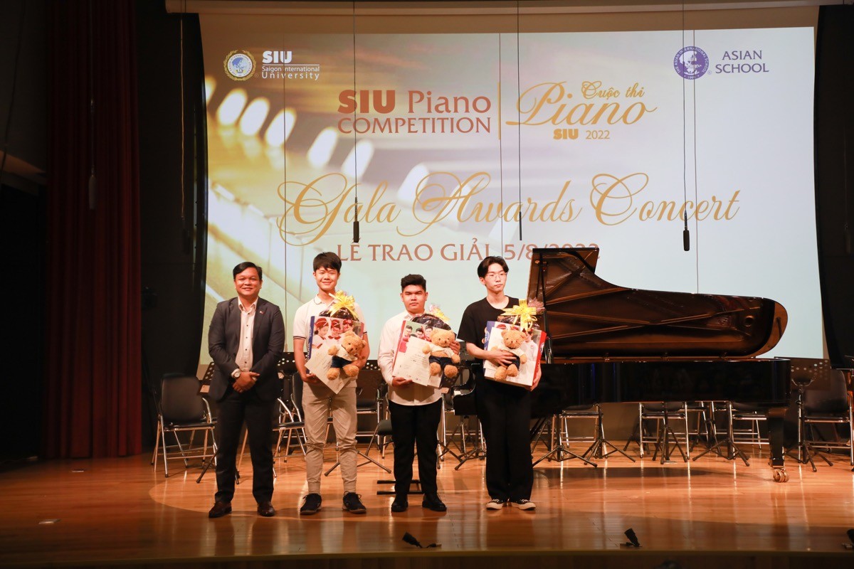 siu-piano-competition-202221-1659845552.jpg
