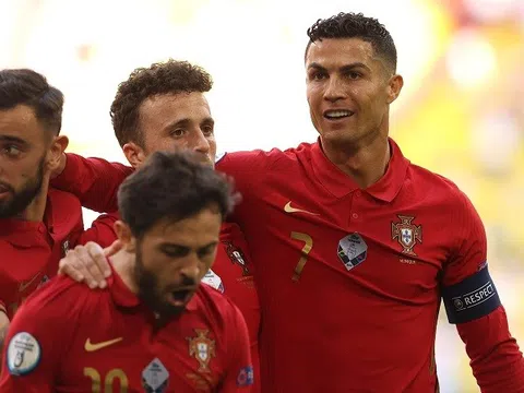 ‘Xe tăng’ Đức đè bẹp C.Ronaldo và đồng đội