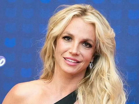 Britney Spears tuyên bố không biểu diễn khi cha vẫn là người giám hộ