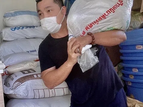 Lý Hùng và gia đình quyên góp 30 tấn gạo cho người nghèo