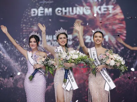 Lý Kim Thảo đăng quang Hoa hậu du lịch VN toàn cầu