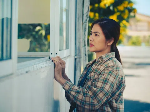 Vân Trang đóng phim "Dân chơi không sợ con rơi" khi vừa sinh em bé