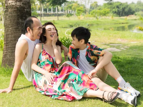 Mừng phim mới thu về 45 tỷ, Thu Trang - Tiến Luật tung ảnh gia đình cực đáng yêu