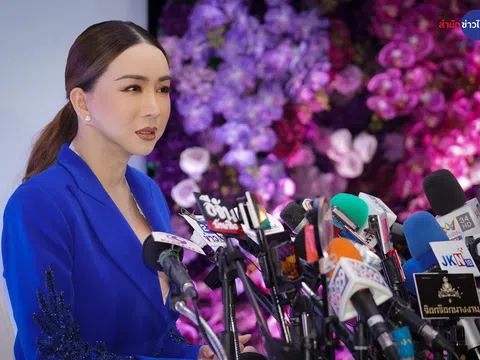 Tỉ phú chuyển giới của Thái Lan mua lại cuộc thi Hoa hậu Hoàn vũ với giá 14 triệu USD