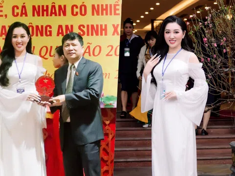 Hoa hậu Huỳnh Thúy Anh nhận giải thưởng Sao vàng Doanh nhân Việt Nam